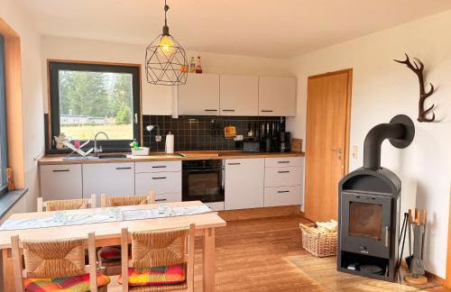 Tiny Chalet Stuga Am Rennsteig mit Kamin und Garten, Hunde Willkommen - Foto 13