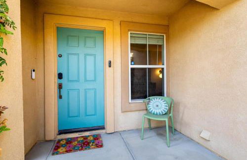 Spacious Yard, Sparkling Pool & Spa, Firepit, 9beds! - Photo 50