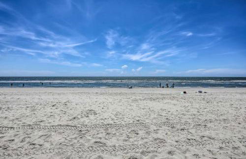 Ocean Isle Beach Condo with Balcony Steps to Shore! - Foto 26