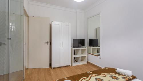 Lisbon Apartment 3 - Photo 2