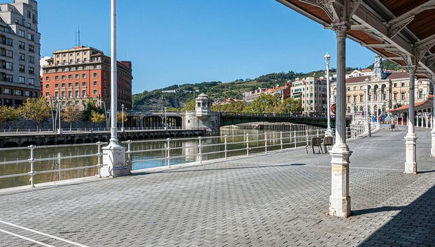Bilbao: tour privado en bicicleta por lo más destacado con guía - Foto 3