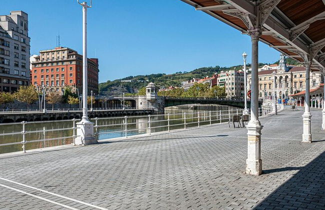 Bilbao: tour privado en bicicleta por lo más destacado con guía - Foto 3