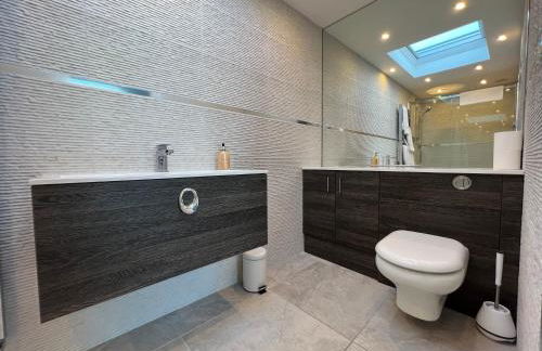 Luxurious 4 bedroom home in the heart of the Cotswolds with Hot Tub! - Foto 19