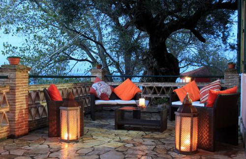 Tonias Houses - Thea House and Vrachos Attic Appartment - Foto 3