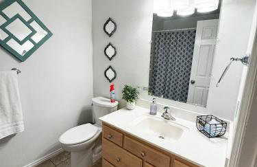 Modern Resort Condo - Pools, Courts & Scenic Views - Foto 40