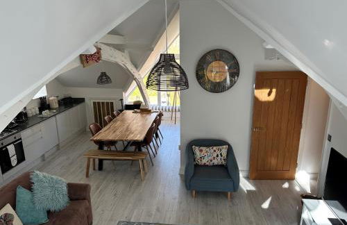 Beautiful, spacious 3 bed Brixham apartment - Photo 7