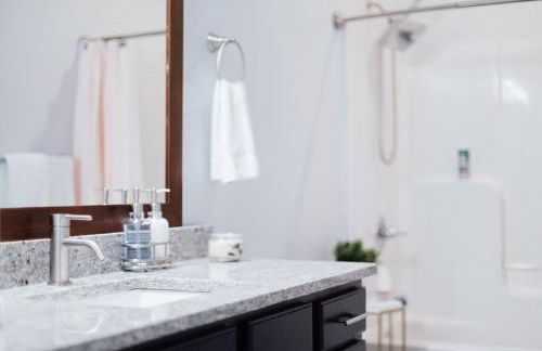 The Sanctuary Company Johnson City - Foto 15