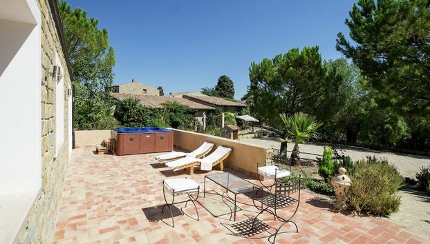 Chic Farmhouse with Sauna, Whirlpool, Patio, Hot Tub, Garden - Foto 2, Immagine principale