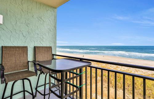 Oceanfront condo with pool, amazing view, balcony & beach access - Foto 23