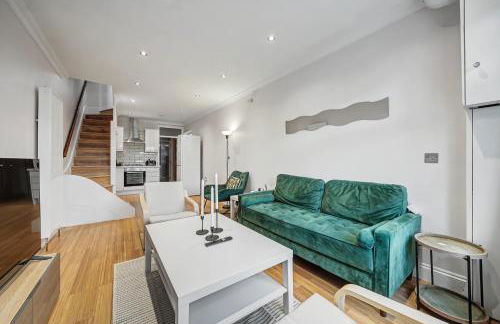 London Gem - Private Parking & Patio, 7m to Station - Foto 1