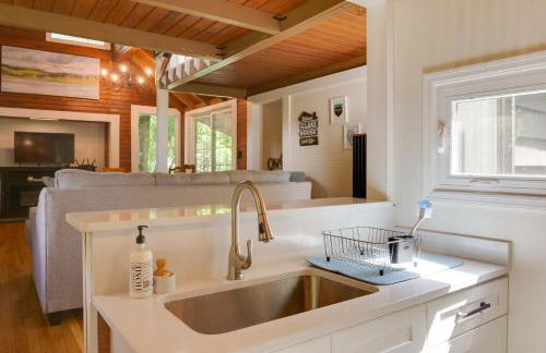 Cozy Tennessee Cabin with Deck, Grill and Fire Pit! - Foto 10