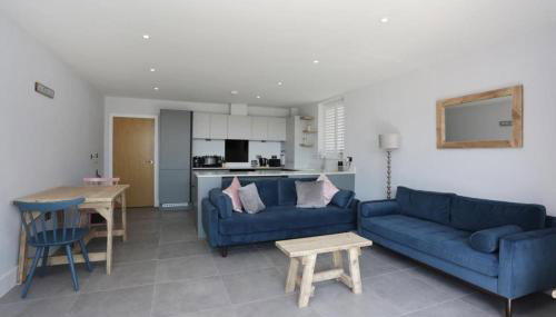 MERAKI 4 by BOURNECOAST - A Modern Apartment with a Patio and Parking - Sea Glimpses - FM8413 - Foto 3