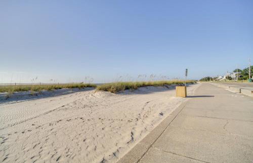 Sunny Waveland Home Rental with Pool Walk to Beach! - Foto 39