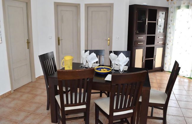 Les Cactus Remarkable 7 bed Villa - Private Pool - Photo 18