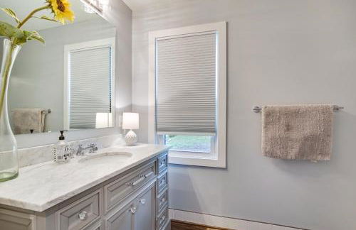 Bright and Sunny Getaway with Bikes 1 Mi to ESU! - Foto 20