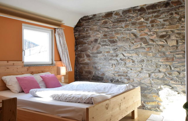 Luxury House with Indoor Pool, Sauna, Hot Tub - Photo 9