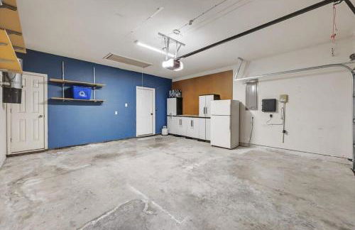 Luxury Home w Hot Tub near DFW Airport - Photo 40