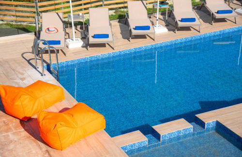 Etesians Villa, Heated Pool & Spa Whirlpool, BBQ, By ThinkVilla - Foto 10