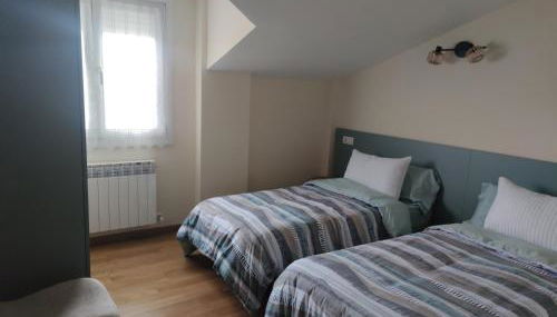 Chalet con amplio jardín - Foto 5