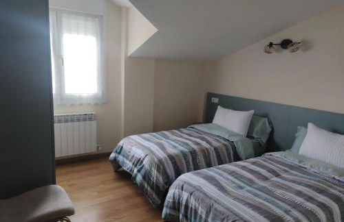 Chalet con amplio jardín - Foto 5