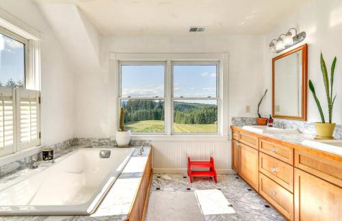 Rainier Home on 20 Acres with Blueberry Farm! - Foto 17