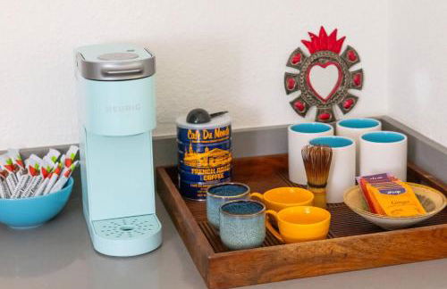 Saltwater Hot Tub, Forest Retreat, Minutes to Town - Foto 24