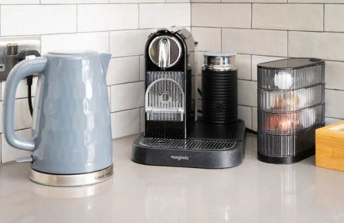 Pass the Keys Stylish Central St Albans Flat with Free Parking - Photo 11