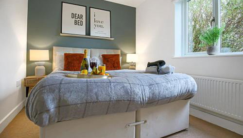 Stylish Apartment with Balcony, Free Parking, Fast Wifi and Smart TV with Sky and Netflix by Yoko Property - Foto 4