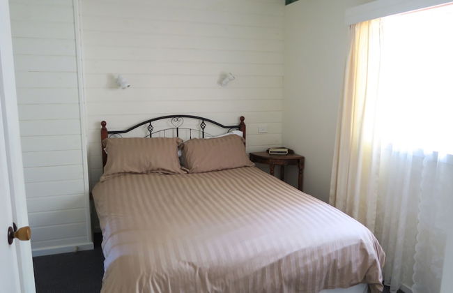 The Black Sparrow - Photo 4