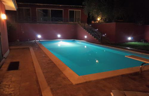 IL CICLAMINO POOL FOR YOUR SOLE USE BIG IN-GROUND - 70m2 house & 300m2 outdoor, child & pet friendly, 10 minutes drive to Montebello Station connecting to Rome centre in 20 minutes, 3 minutes drive to supermarket -4 language warm guest care - Foto 3