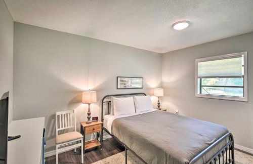 Dog-Friendly Home with Gas Grill - Walk to Rose Bay! - Photo 17