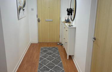 Entire 2 bedroom Beautiful newly furnished flat - Foto 1