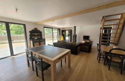 Maison Moderne en Bordure de Forêt, Idéale pour 8/10 Pers, à 2km de la Plage avec WiFi et Terrasse - FR-1-777-6 - Foto 3