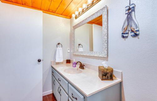 Lakefront Murphy Getaway with Deck, Dock and Kayaks! - Foto 14