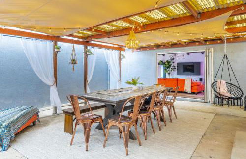 Angel&Rose Universal Hollywood Heated Pool House King Bed - Foto 69