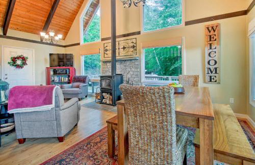 Conway Area Chalet with Mountain Views and Fire Pit! - Foto 5