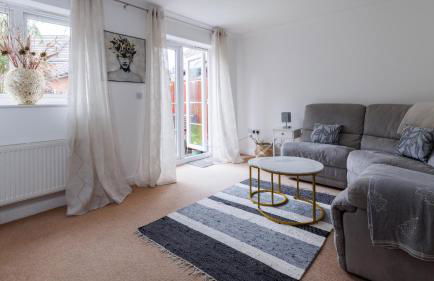 Spacious 4-Bedroom House in Aylesbury Ideal for Contractors Professionals or Larger Families - Foto 18