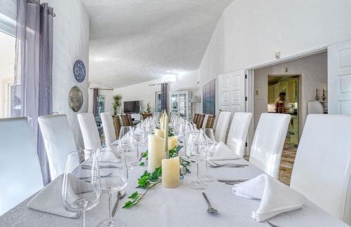 Golfinhos - MAGNIFICENT & SPACIOUS 5 BEDROOM VILLA - Foto 28