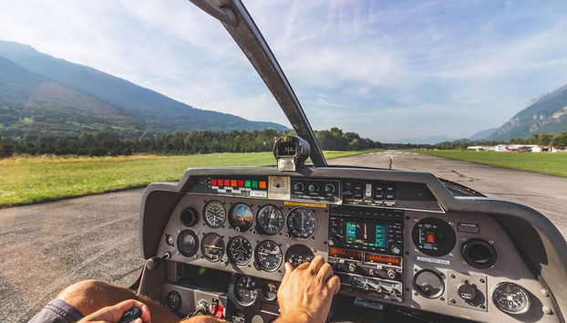 Fly above Lyon in a private plane - Foto 5