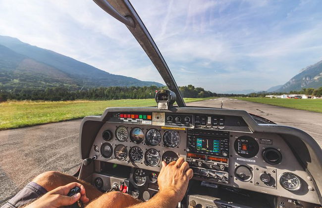 Fly above Lyon in a private plane - Foto 5