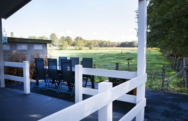 Comfortably Furnished Chalet with Porch near Veluwe - Photo 9