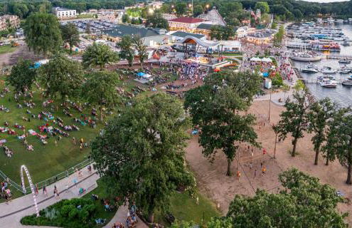 Rockn Reel on East Lake Okoboji - Foto 2