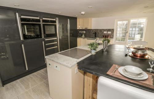 Lower Tundridge Cottage - Photo 10