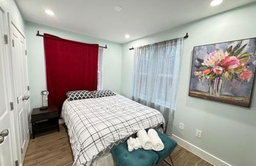 Beautiful Cozy Home in DC with Easy Parking - Photo 11