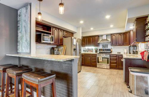 Theater Room and Fire Pit Anchorage Family Retreat - Foto 6