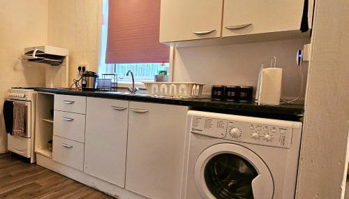 3-Beds Sleeps 5 w Parking 10 mins from Centre - Foto 2