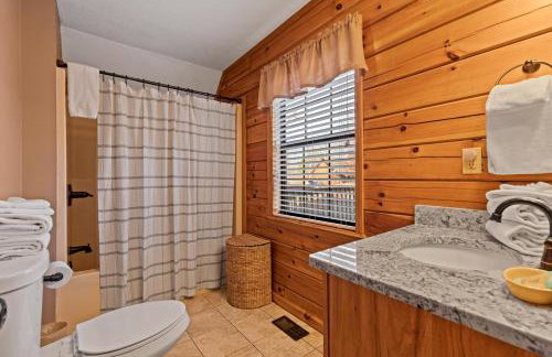Bear Hideaway Cozy 3BR Cabin - Foto 78