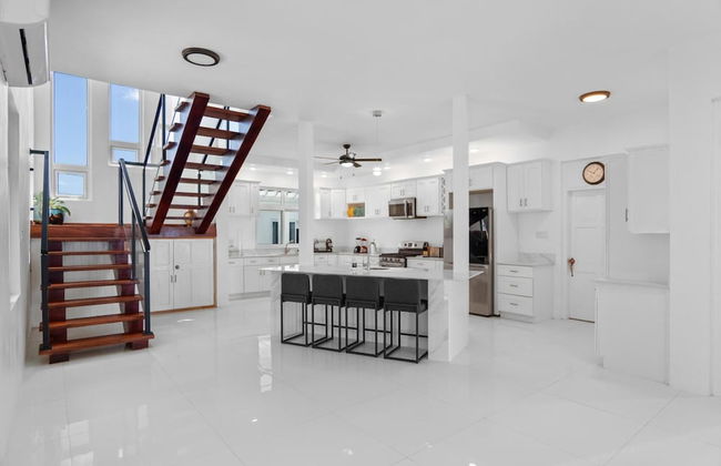 The W Villa 5 B R Oceanfront w Staff - Photo 52