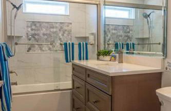 Amazing water front view home newly renovated 3BD 2BTH - Foto 28