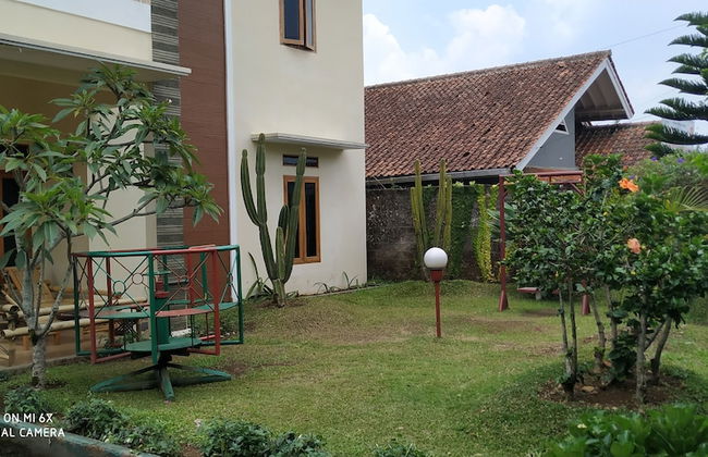 Villa Pribadi Beunying 35 pax - Foto 18